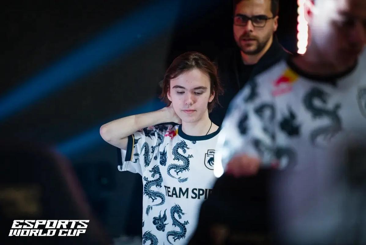 LPL冒泡赛是日首发：16：00 RNG vs EDG (BO5)，Junjia上了！